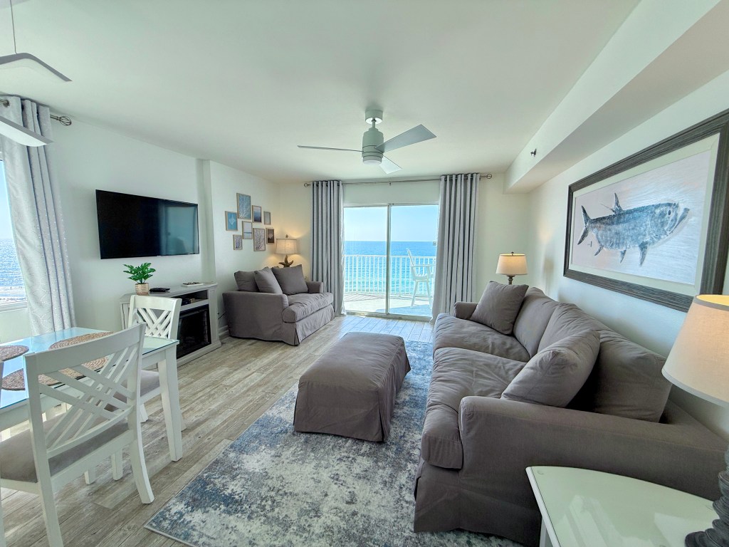Living room at Four Winds 901